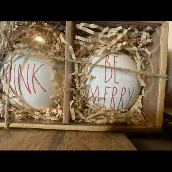 Rae Dunn Christmas Ornaments - Eat Drink Be Merry - Picture 5 of 5